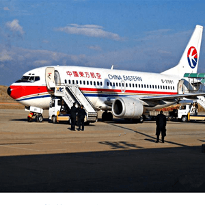长春机场货运航空快运业稳步发展的原因是什么？